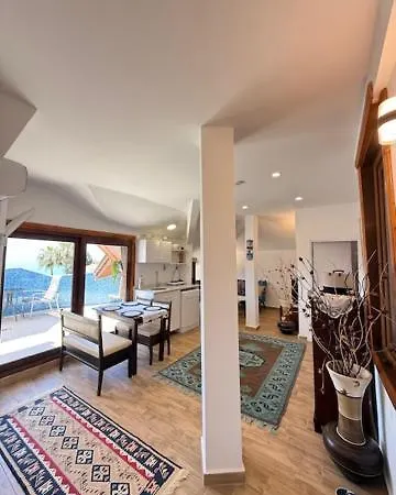 Mavi & Ani Hotel 3*