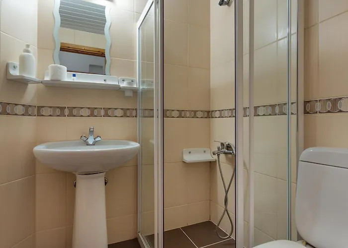 מלון Mavi & Ani 3*