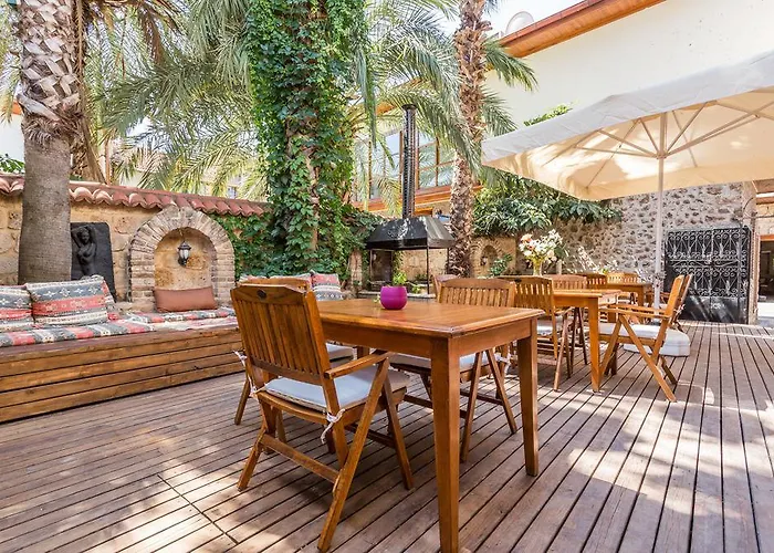 מלון Mavi & Ani 3*