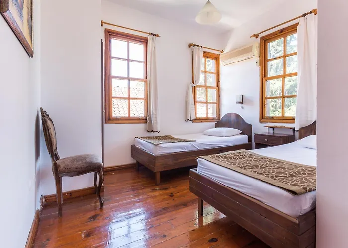 מלון Mavi & Ani 3*